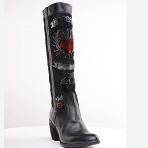 NWOT Marco Delli Tall Embroidered Love Boot-Black